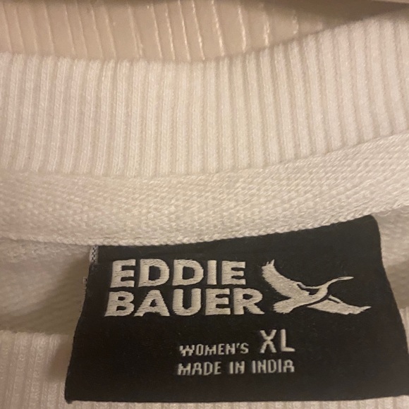 Eddie Bauer cream men’s sweatshirt with a red dog with cute hat and scarf. - Picture 3 of 6